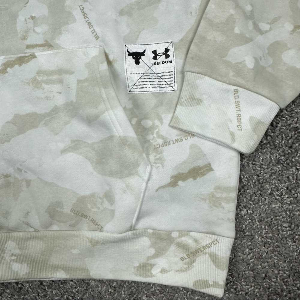 Under Armour Project Rock Veterans Day Camo Mens Hoodie USA Flag Size XL 1370971 - Picture 7 of 12